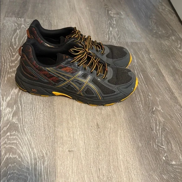 Asics Men's Black and Yellow Athletic Shoes - Picture 4 of 4